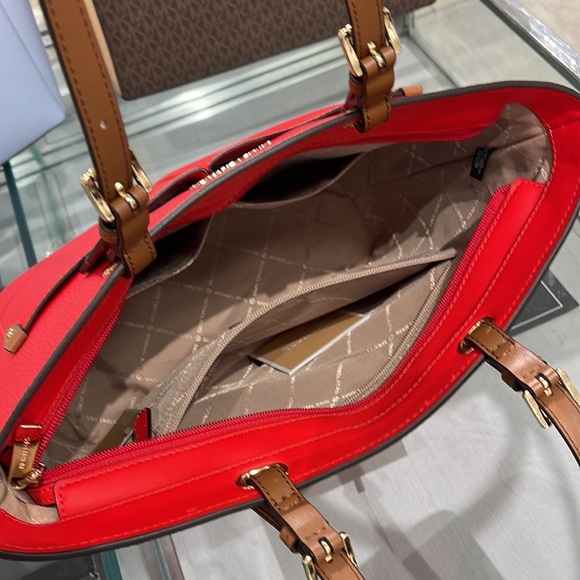 MICHAEL KORS JET SET TRAVEL MEDIUM DOUBLE POCKET TOTE NON-LEATHER VEGAN
NWT - Picture 5 of 16